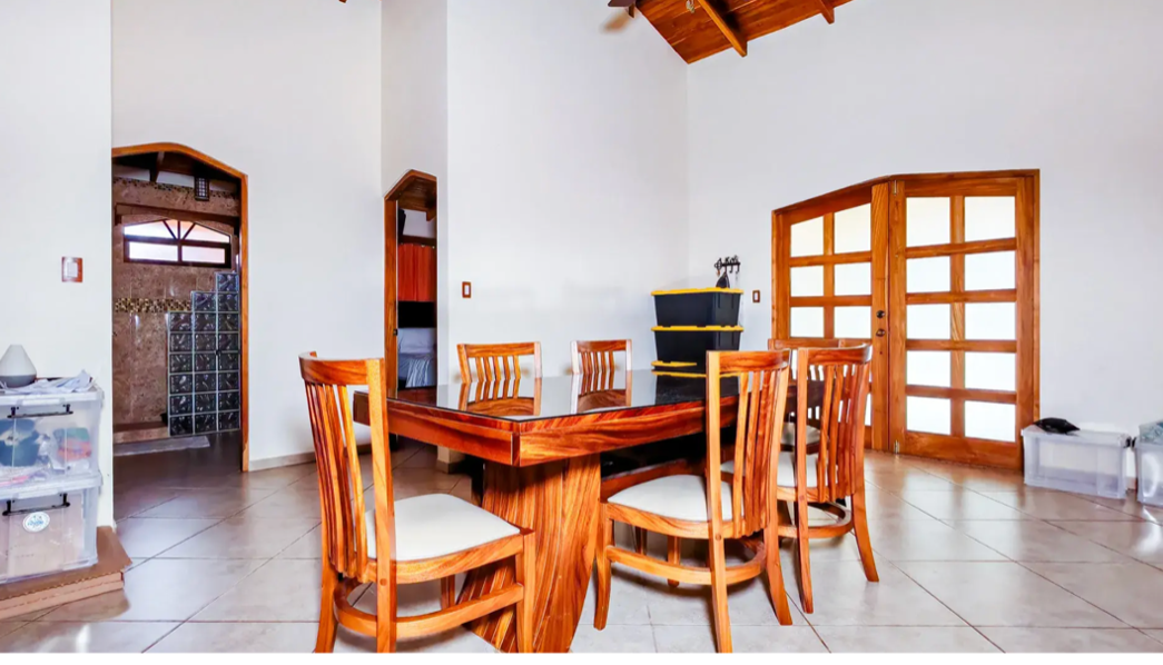 salle a manger interieur villa au bord de la riviere casas del rio