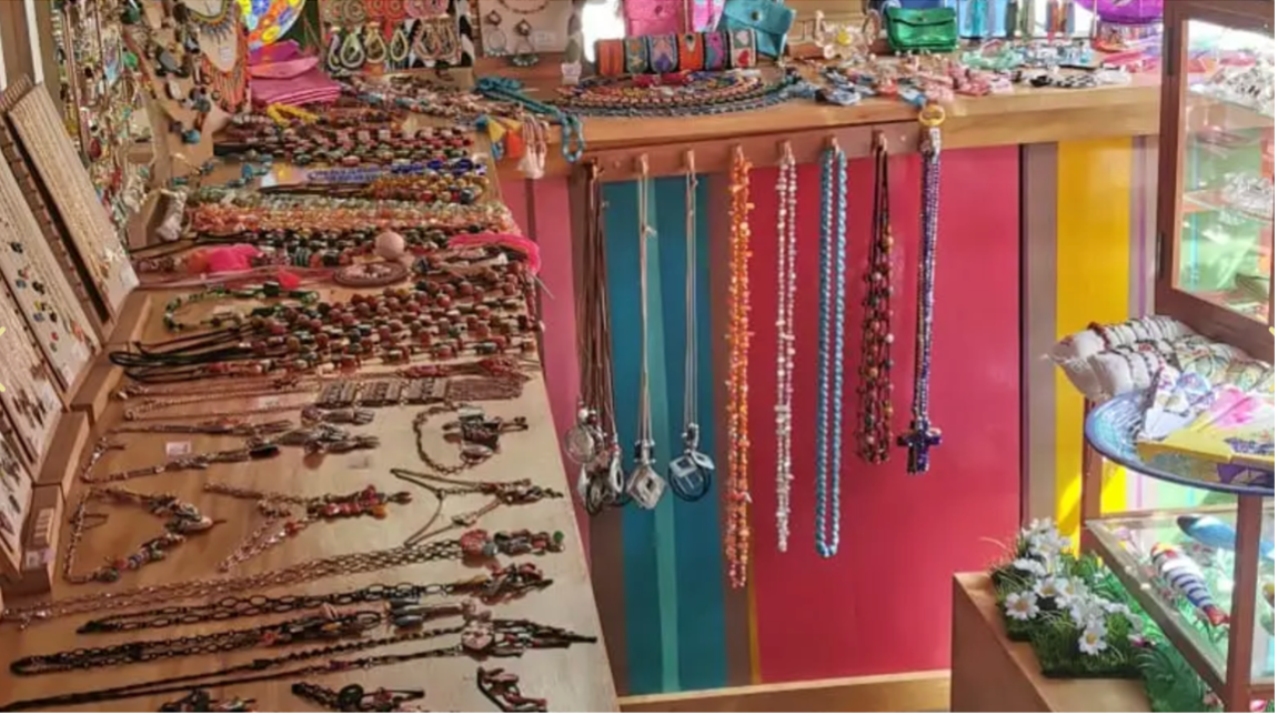 boutique de vente au détail présentation de produits samara