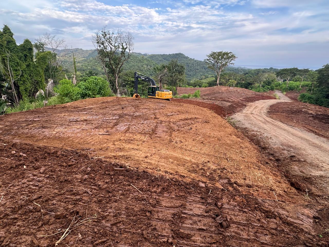 terreno en ladera con vistas al océano y a las montañas matambú estates samara costa rica