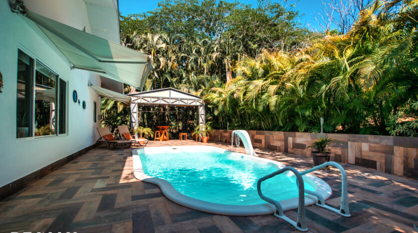 villa con piscina privada Villa de Palmas Puerto Carrillo Costa Rica