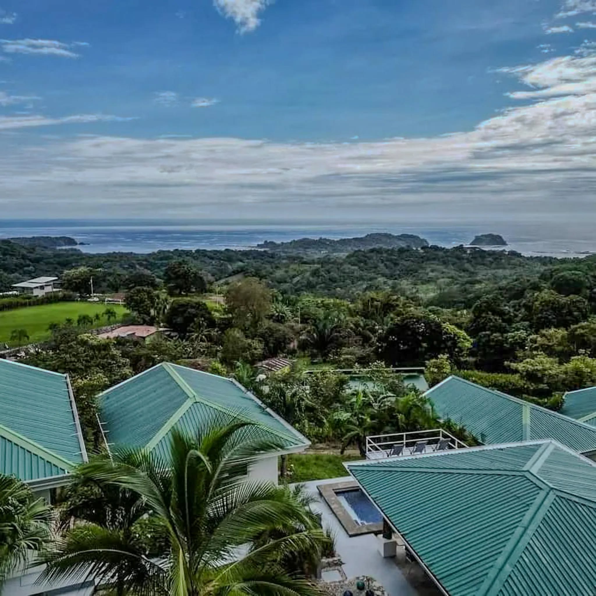 vista al océano desde infinity retreat con vistas a samara